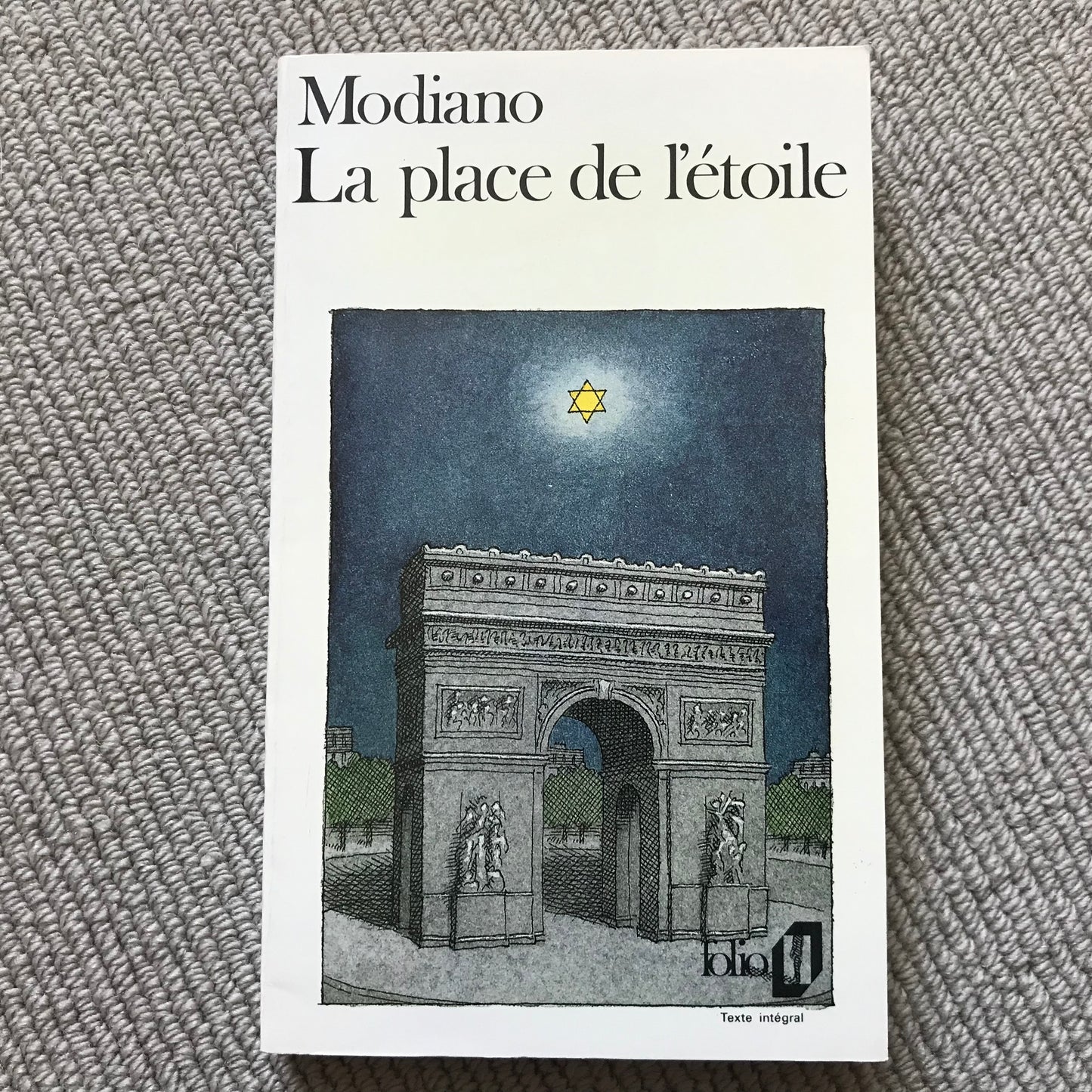 Modiano, Patrick - La place de l’étoile
