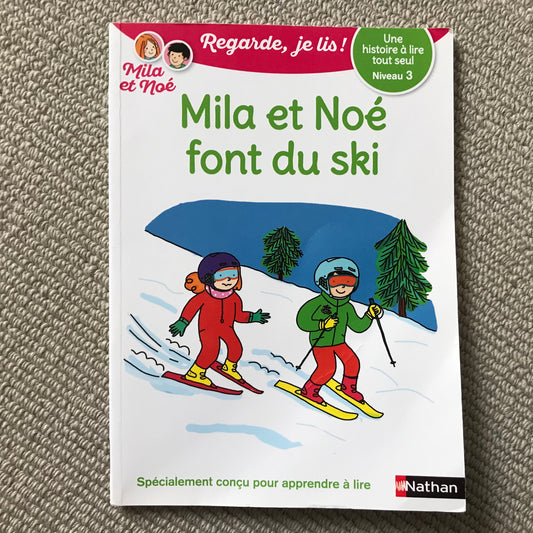 Mika et Noé font du ski