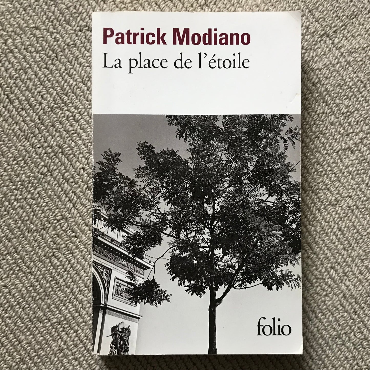 Modiano, Patrick - La place de l’étoile