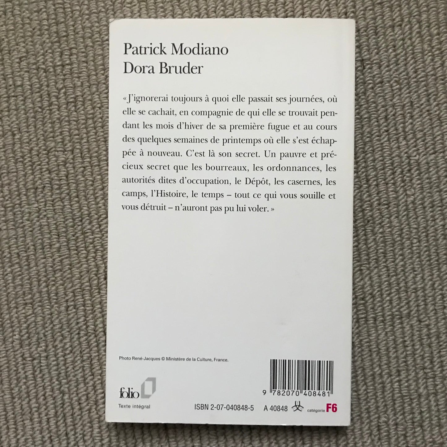 Modiano, Patrick - Dora Bruder