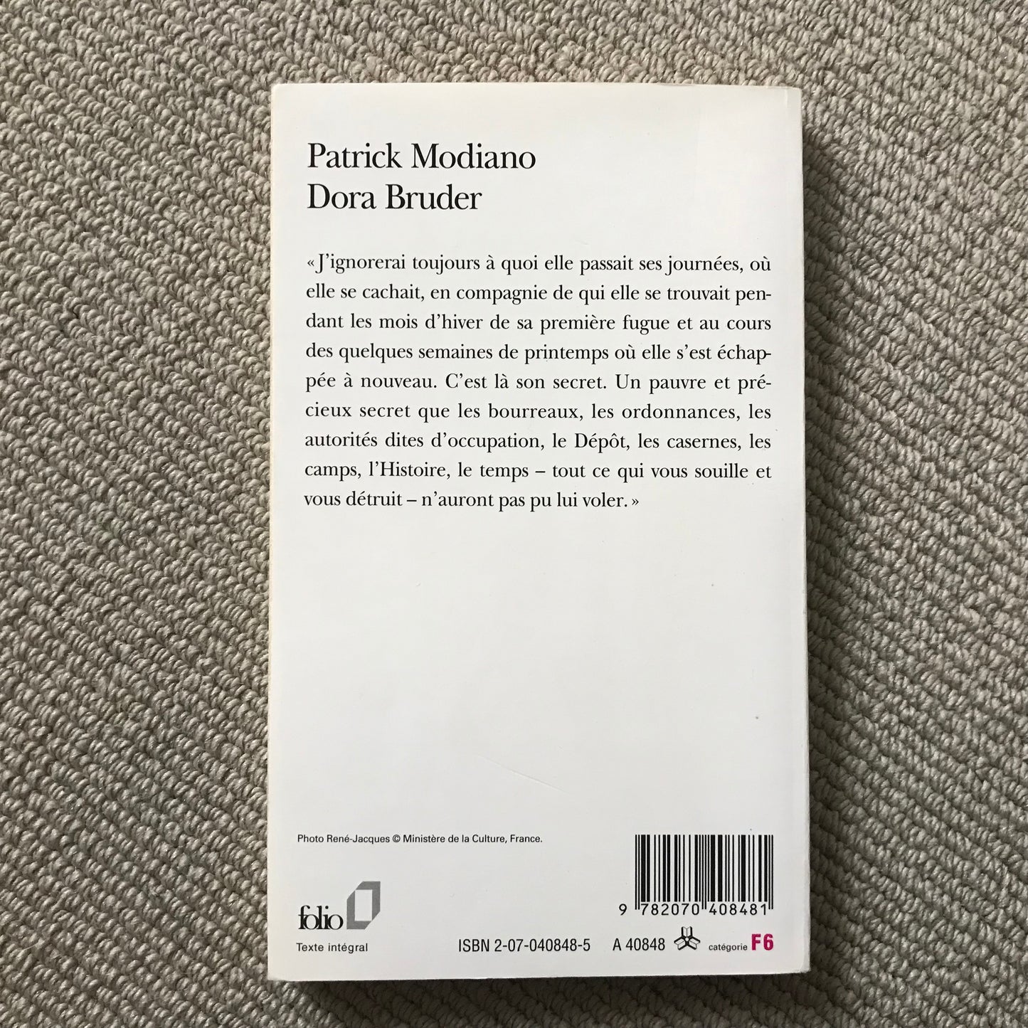 Modiano, Patrick - Dora Bruder