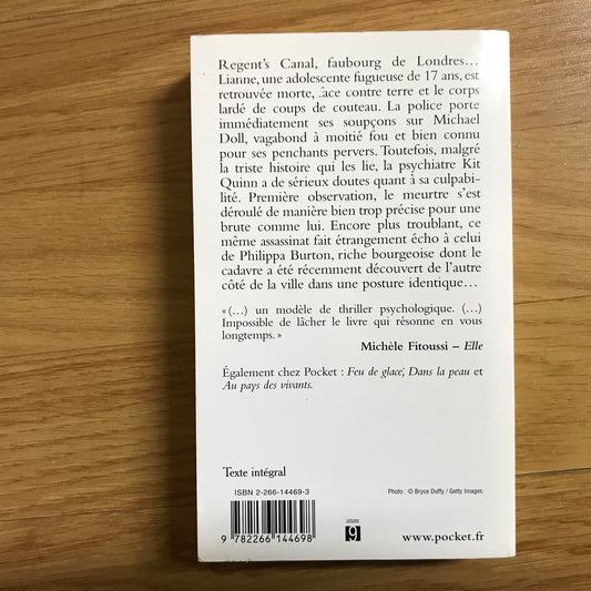 French, Nini - La chambre écarlate