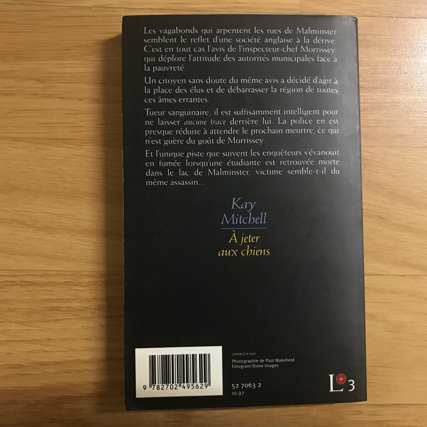 Mitchell, Kay - À jeter aux chiens
