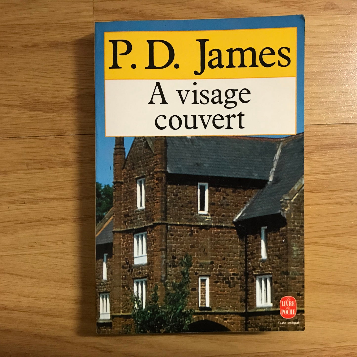 James, P.D. - A visage couvert