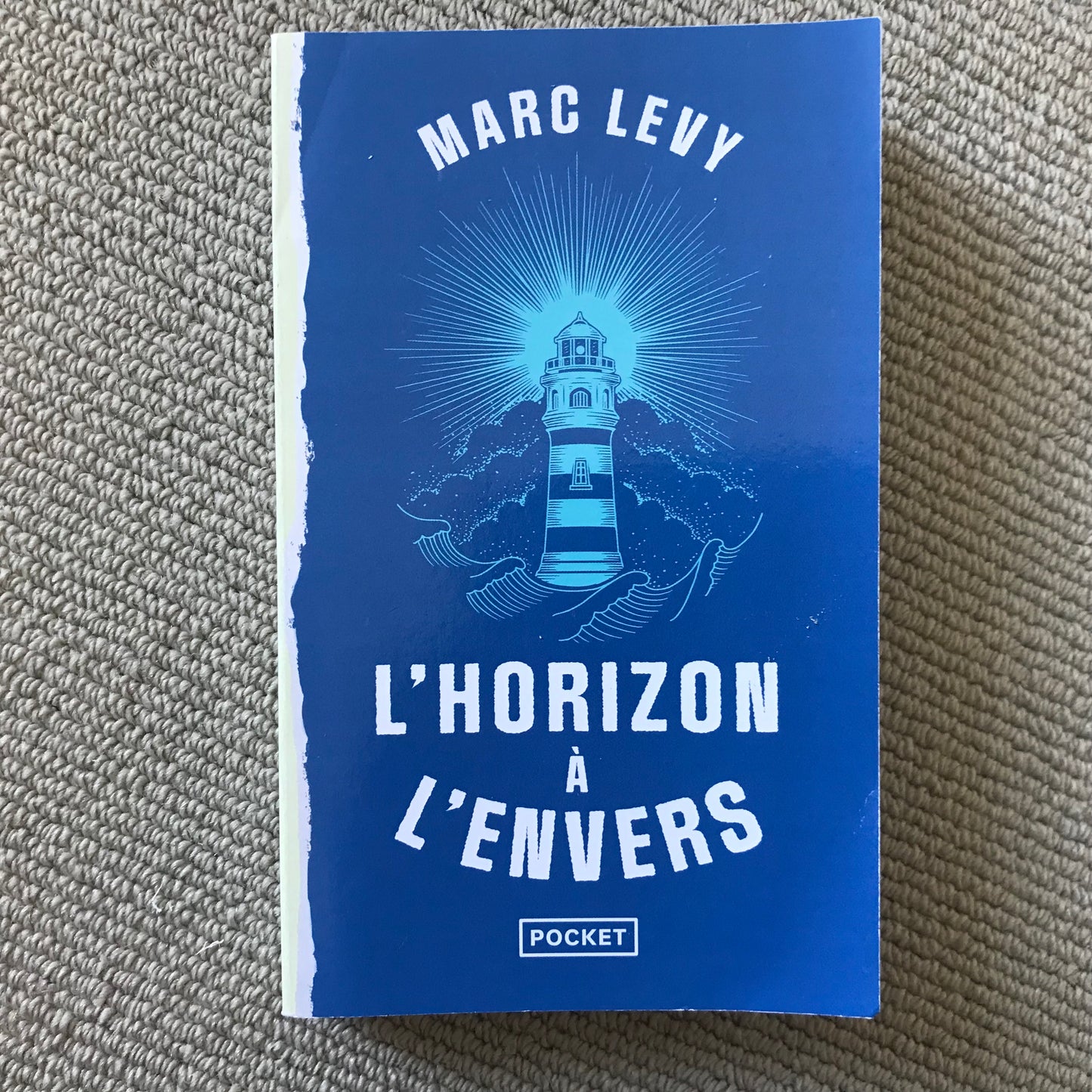 Levy, Marc - L’horizon à l’envers