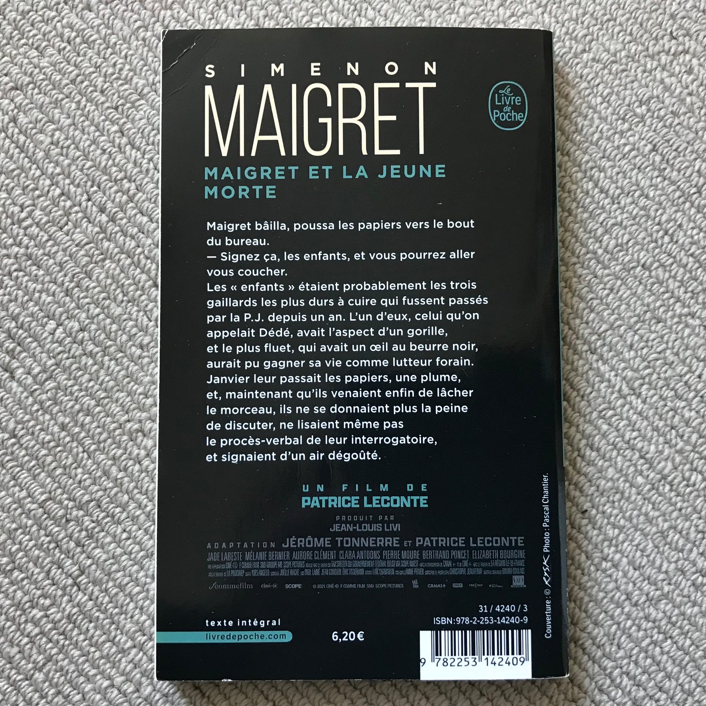 Simenon, Georges - Maigret et la jeune morte