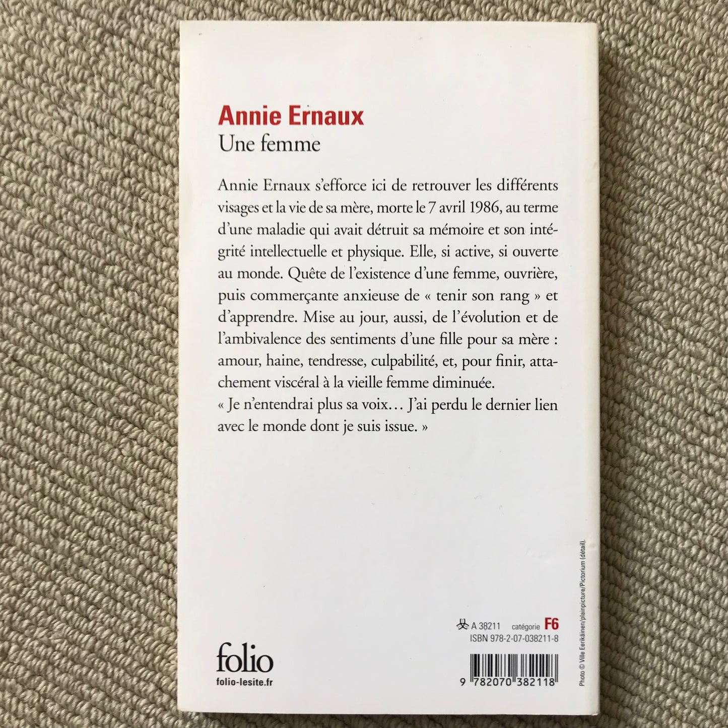 Ernaux, Annie - Une femme
