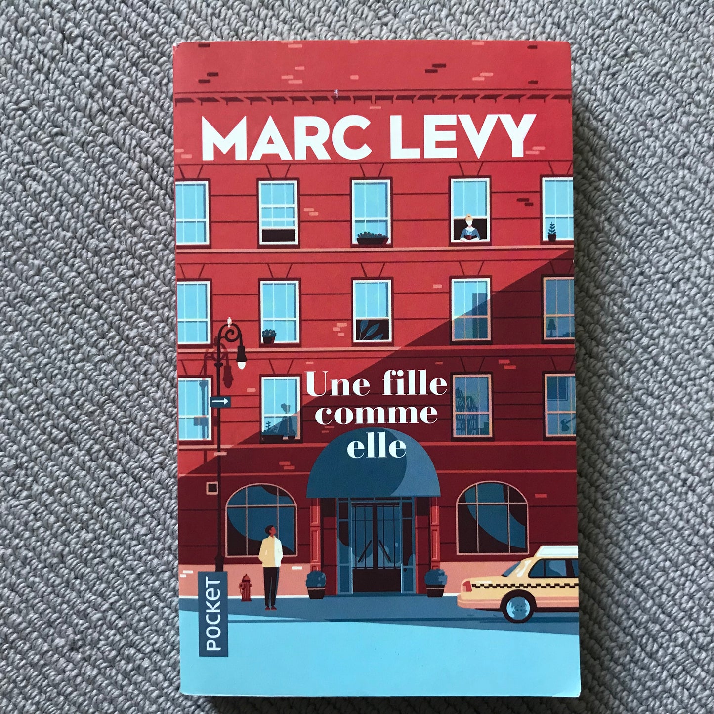 Levy, Marc - Une fille comme elle