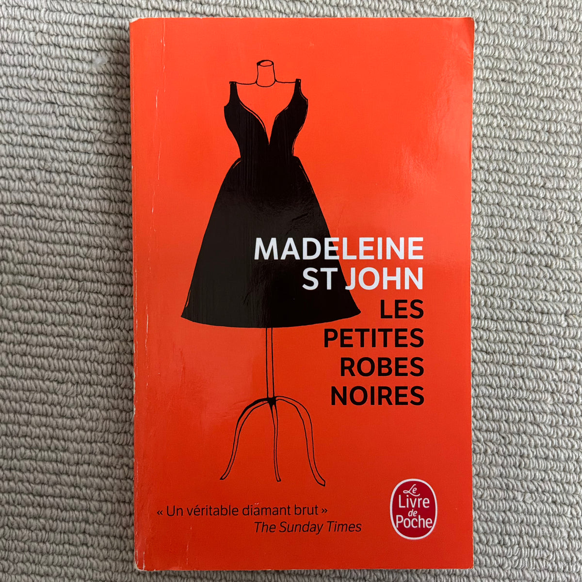 St John, Madeleine - Les petites robes noires